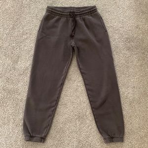 Aritzia sweatpants
